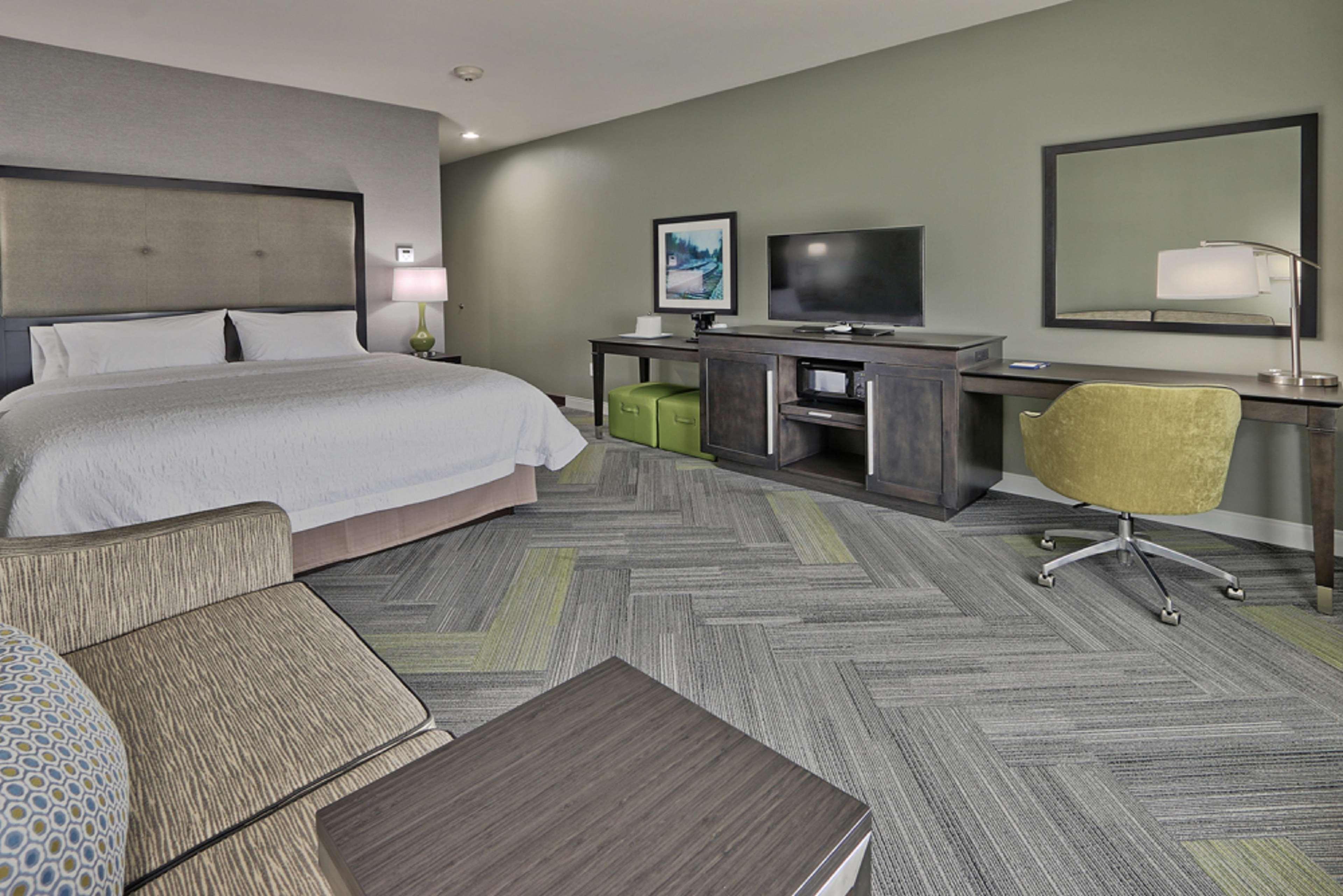 Hampton & Guthrie, Ok Hotel