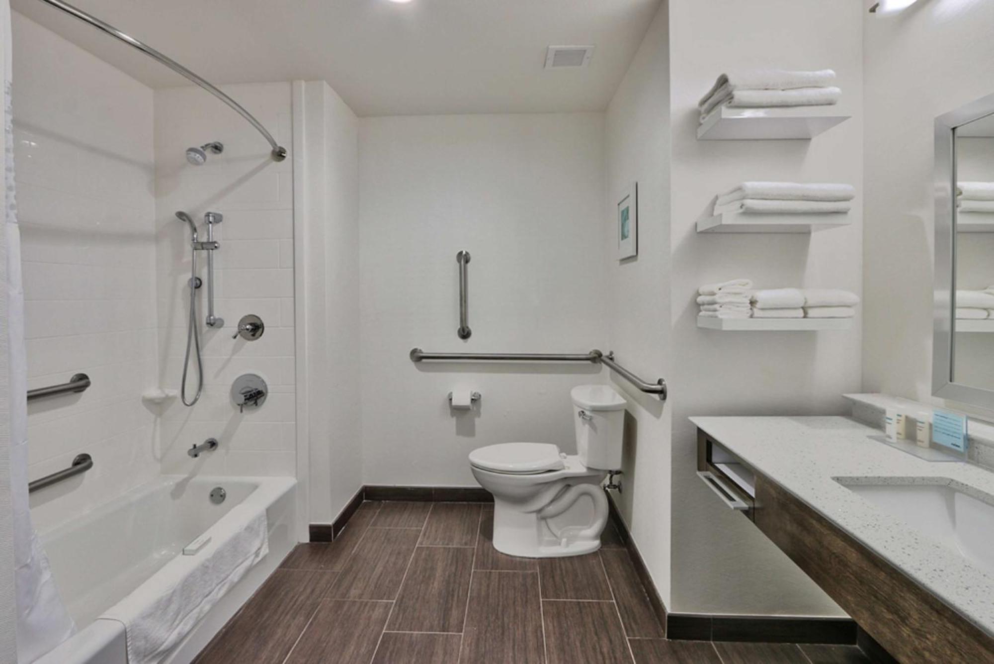 Hampton & Guthrie, Ok Hotel 3*